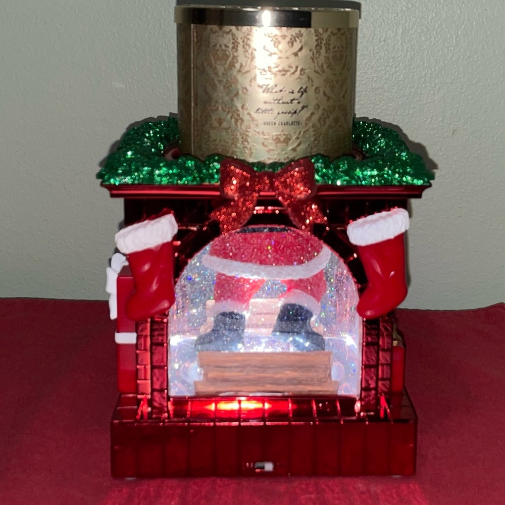 Bath & Body Works SANTA IN FIREPLACE WATER GLOBE CANDLE HOLDER - Picture 4 of 7